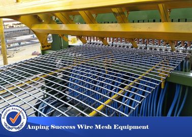 La Chine Machine de soudure professionnelle de maille de barrière pour la fabrication de fil de toit de plancher 380v  fournisseur
