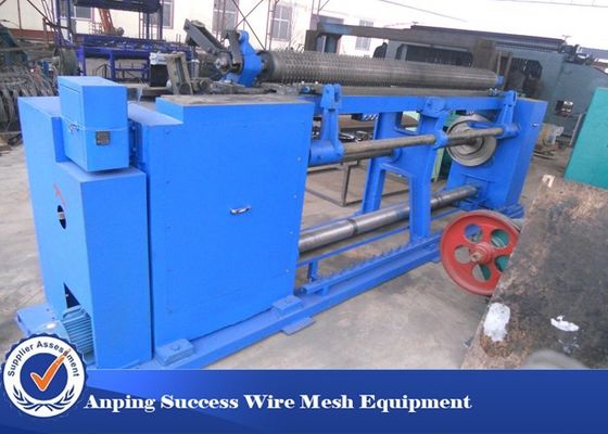 La Chine Machine à filetage hexagonal à haute vitesse avec 65 cellules/minute pour les cages de poulet avec frein à embrayage et lubrification centralisée fournisseur
