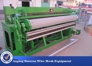 La Chine les pieds 5x150 ont soudé la machine de grillage avec le système de contrôle 2600x1700x1350mm de PLC fournisseur