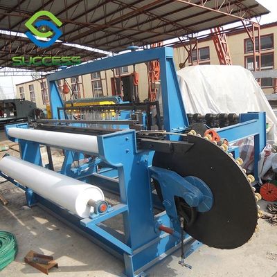 La Chine Largeur du filet 2300-4300 mm Machine de tissage de treillis métalliques en treillis 7.5kw Puissance fournisseur