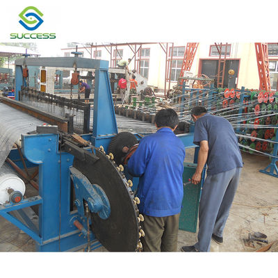 La Chine Machine de tissage de treillis métallique hydraulique à crampes semi-automatique pour le diamètre de fil de 0,4-2,5 mm Technologie avancée fournisseur