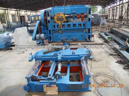 La Chine Customized Galvanizing Expanded Metal Making Machine with Performance and Custom Design for Industrial and Custom Design fournisseur