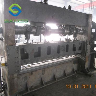 La Chine Customized Stainless Steel Expanded Metal Machine with Diamond Hole Shape and Production for High-Volume Production Needs fournisseur