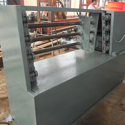 La Chine Taille des trous 6 8 8 10 10 12 12 15 Machine à fabriquer des gabions utilisant du fil revêtu de PVC pour une fabrication de treillis métallique durable fournisseur